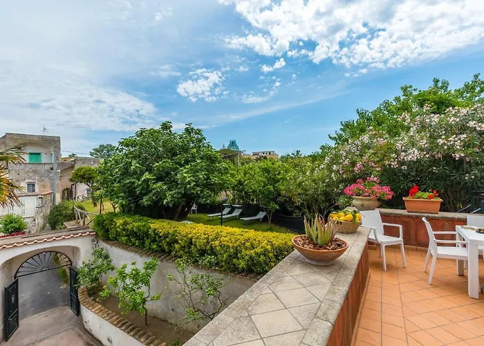 La Terrazza Sul Giardino 프로치다